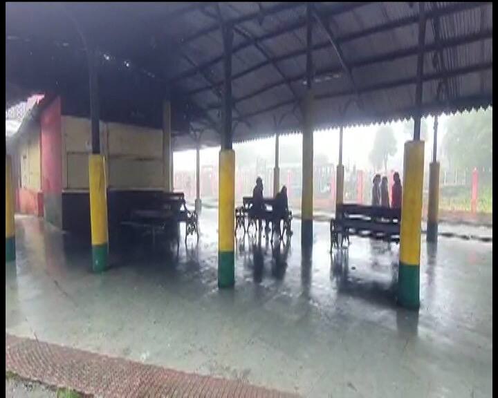 রেলের তরফে জানানো হয়েছে, ঘুম থেকে দার্জিলিং, আবার দার্জিলিং থেকে ঘুম -  সারা দিনে মোট ৬টি টয়ট্রেন চলবে।