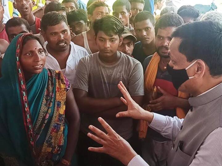 Bihar Flood: बाढ़ पीड़ितों ने मांगी रोटी तो मिला उलटा जवाब, BJP के मंत्री ने कहा- सरकार के लिए संभव नहीं