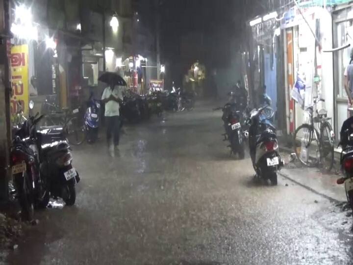 Heavy rain with thunder in Thiruvarur district திருவாரூரில் இடி,மின்னலுடன் தொடர் கனமழை; விவசாயிகள் மகிழ்ச்சி!