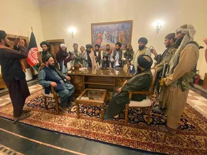 Taliban announce general amnesty for government officials அரசாங்கப் பணிகளுக்குத் திரும்ப பெண்களுக்கும் அழைப்பு- தலிபான் அறிவிப்பு