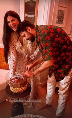 PHOTOS: Kapoor Girls Janhvi & Shanaya Exude Oomph In Their Glam Avatar At Cousin Rhea Kapoor & Karan Boolani's Wedding Bash