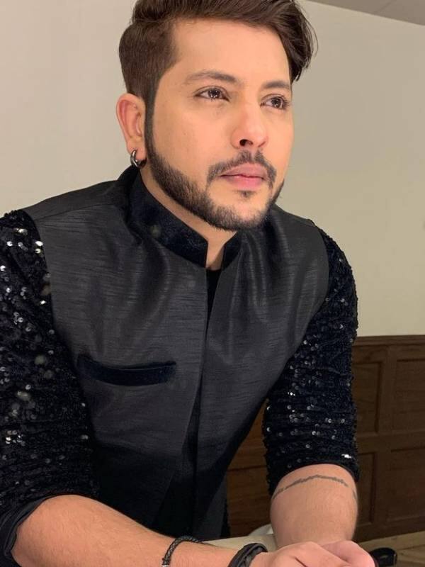 कोरियाग्राफर निशांत भट्ट को प्रति सप्ताह 1.20 लाख रुपए मिल रहे हैं