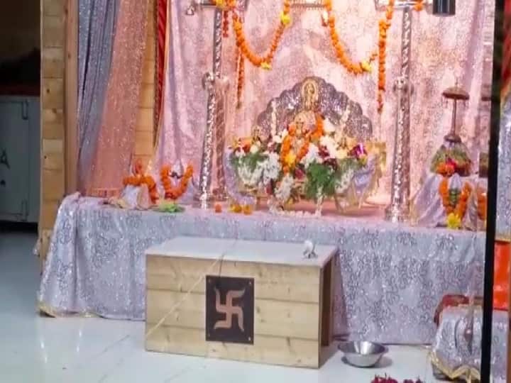 Ayodhya: Lord Ram Placed On Silver Hammock After 492 Years, Worshipped With Religious Sawan Songs Ayodhya: Lord Ram Placed On Silver Hammock After 492 Years, Worshipped With Religious Sawan Songs