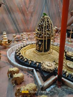 Bhagwan Padmeshwar | वाशिमच्या पुरातन मंदिरातील भगवान पद्मेश्वर यांना पितळी साज!