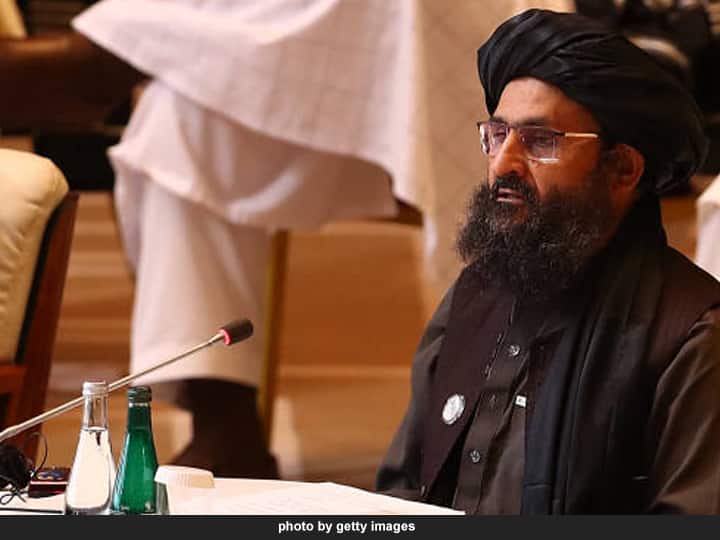 मुल्ला बरादर यांने 1980 च्या दशकात सोव्हिएत रशियाच्या सैन्याच्या विरोधात अफगाणिस्तानमध्ये जिहाद पुकारला होता. नंतरच्या काळात 1996 साली तालिबानने अफगाणिस्तानचे सरकार उलथवून आपली सत्ता स्थापन केली. (photo by getty images)