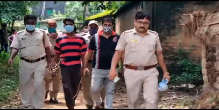 Purba Bardahaman: Man accused in the murder case of mother-in-law tried to escape from cops, later caught again Purba Bardahaman: পুলিশকে ধাক্কা মেরে পালানোর চেষ্টা শাশুড়ি খুনে অভিযুক্ত যুবকের, ফের পড়ল ধরা