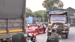 Afghanistan Crisis: Jamnagar से हिंडन एयरबेस पहुंचे 150 भारतीय, परिजन दिखे खुश | ABP Ganga