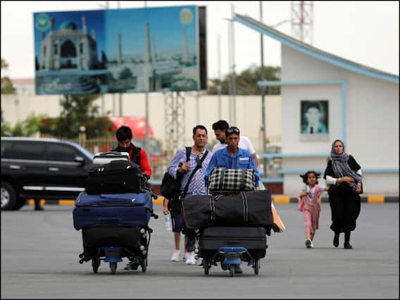 Afghanistan News: अफगानियों के लिए भारत ने जारी की फास्ट ट्रैक ई इमरजेंसी वीजा की सुविधा, जानें इसके बारे में सब कुछ Afghanistan News: अफगानियों के लिए भारत ने जारी की फास्ट ट्रैक ई इमरजेंसी वीजा की सुविधा, जानें इसके बारे में सब कुछ