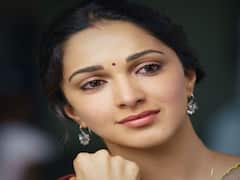 Actress kiara Advaani  | அலை அலையாக எனக்குள்ளே பாய்கிறாய்.. கியாரா அத்வானி க்ளிக்ஸ்..!