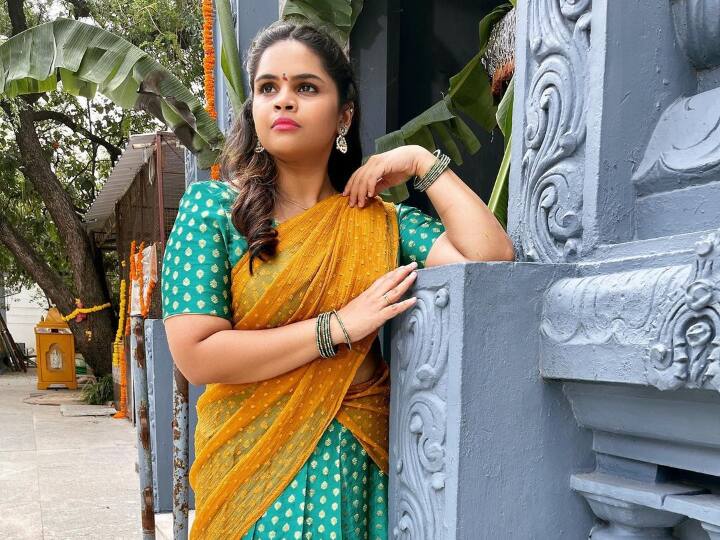 அதை தொடர்ந்து சுந்தர் சி. இயக்கத்தில் சந்தானத்திற்கு ஜோடியாக தீயா வேலை செய்யனும் குமாரு திரைப்படத்தில் நடித்தார்.