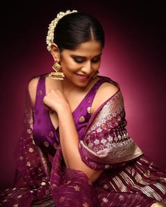 Sai Tamhankar चा ट्रेडिशनल अन् क्लासी अंदाज!