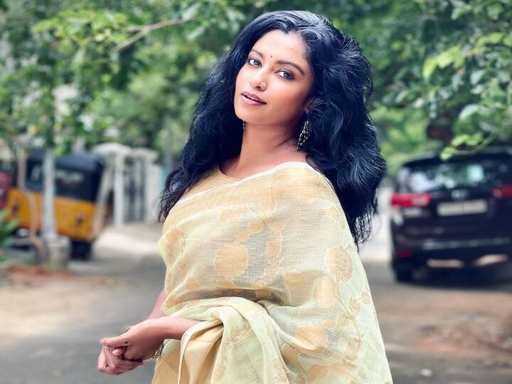 நீலக் கடலலையே நினது நெஞ்சின் அலைகளடி