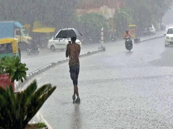 Delhi Rain: राष्ट्रीय राजधानी में बदला मौसम का मिजाज, दिल्ली-NCR में तेज बारिश