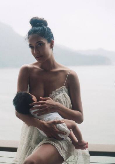 Along with these pictures, Lisa wrote, 'Was it just world breastfeeding week? In honour of this special week Lara would like to thank everyone that has given her a seat at the table'. [pic credit: Instagram/Lisa Haydon]