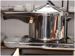 Kitchen Hacks: फ्रेशर कुकर की रबड़ खराब होने से लेकर खाना बाहर निकलने तक, यहां है हर समस्या का समाधान