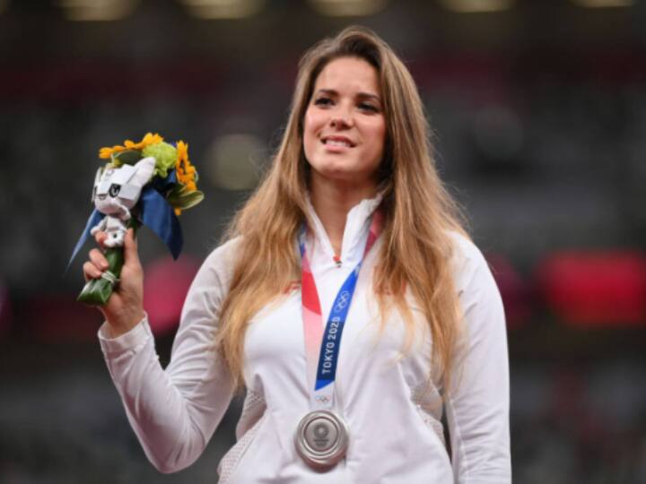 Tokyo Olympics 2020 News Polish Olympian Maria Andrejczyk Auctions Off Tokyo 2020 Silver Medal To Save Child's Life Polish Olympian Maria Andrejczyk Auctions Off Tokyo 2020 Silver Medal To Save Child's Life