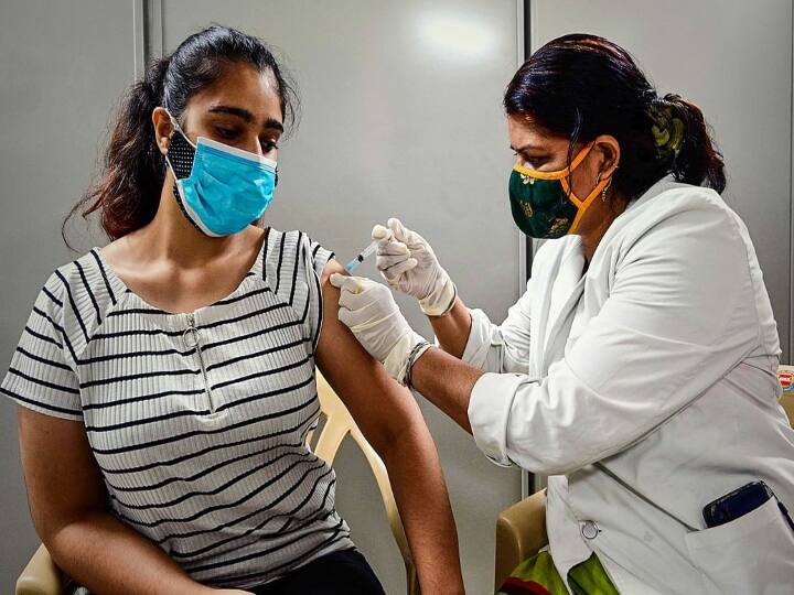 Tamil nadu covid-19 Data Tracker 17th August Coronavirus daily news bulletin TN Covid 19 statistics covid vaccination TamilNadu Covid-19 Daily Data Tracker: கடந்த 24 மணி நேரத்தில் புதிதாக 1804 பேருக்கு கொரோனா, 32 பேர் பலி