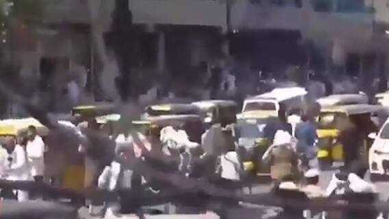 Jalalabad में Afghanistan का झंडा लेकर प्रदर्शन कर रहे लोगों पर Taliban ने की फायरिंग