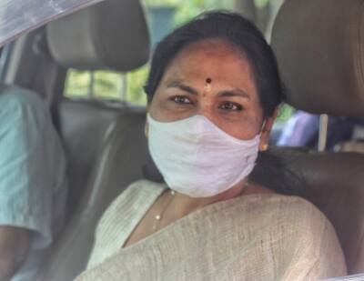 Opposition Call Union Minister Karandlaje's 'Brokers' Remark About Agitating Farmers As Cheap Publicity Opposition Calls Union Minister Karandlaje's 'Brokers' Remark About Agitating Farmers As Cheap Publicity