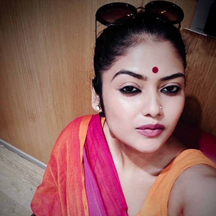 पश्चिम बंगाल में टीएमसी से चुनाव लड़ने वाली अभिनेत्री सायोनी घोष डिप्रेशन से गुजर चुकी हैं, वो कहती है कि हम अक्सर अकेले में जीते हैं. लोगों को एक दूसरे से मिलना चाहिए.