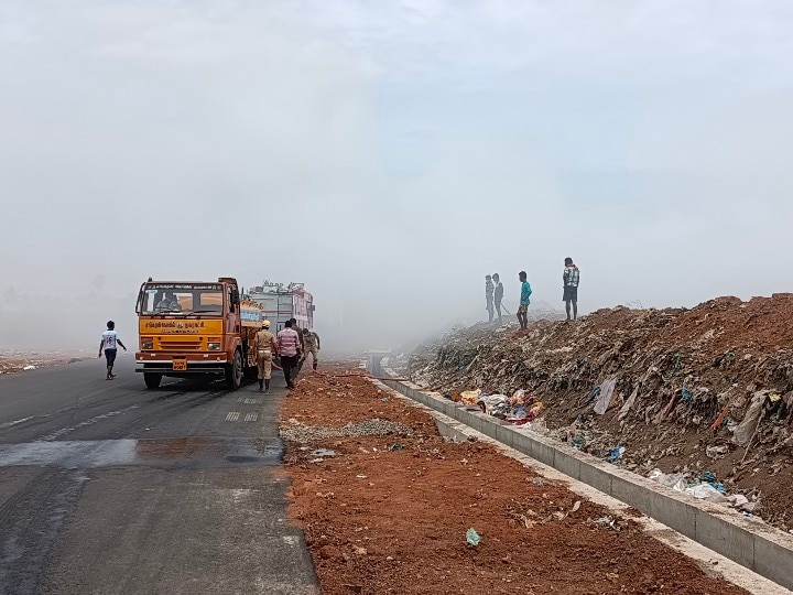 சங்கரன்கோயில் குப்பை கிடங்கில் அடிக்கடி நிகழும் தீவிபத்து - பணியாளர்களே தீ வைப்பதாக குற்றச்சாட்டு