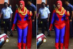 In Pics: ਸਪਾਈਡਰ ਮਾਤਾ ਬਣ ਕੇ ਰਾਖੀ ਸਾਵੰਤ ਨੇ Bigg Boss ਦੇ ਘਰ ਬਾਹਰ ਕੀਤਾ ਖੂਬ ਡਰਾਮਾ, ਇਥੇ ਦੇਖੋ ਅਜੀਬ ਹਰਕਤਾਂ ਕਰਦੀ ਦੀਆਂ ਤਸਵੀਰਾਂ