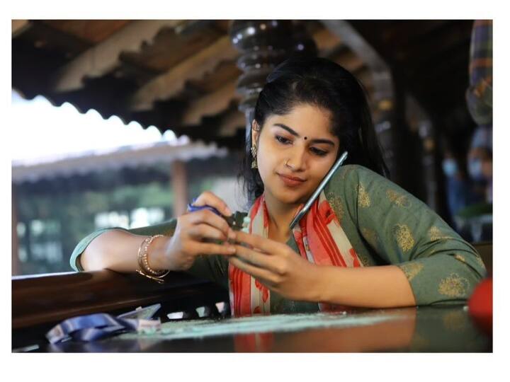 தற்போது தெலுங்கு, தமிழ் ஆகிய மொழிகளில் சில படங்களில் நடித்து வருகிறார்