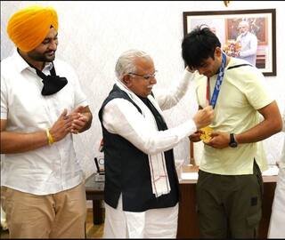 Neeraj Chopra: ਚੰਡੀਗੜ੍ਹ 'ਚ ਮੁੱਖ ਮੰਤਰੀ ਨੂੰ ਮਿਲੇ ਨੀਰਜ ਚੋਪੜਾ, ਵੱਡੀ ਜ਼ਿੰਮੇਦਾਰੀ ਦਾ ਆਫਰ 