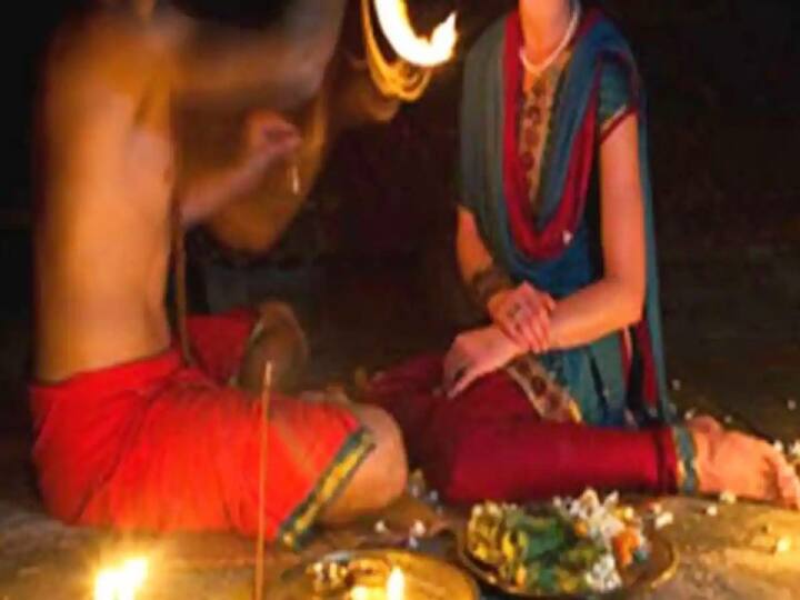 बिहारः मोतिहारी में श्मशान घाट पर चाकू दिखाकर महिला से दुष्कर्म, झाड़-फूंक के नाम पर ले गया था तांत्रिक tantrik misdeed with woman by showing knife at the cremation ground in motihari bihar ann बिहारः मोतिहारी में श्मशान घाट पर चाकू दिखाकर महिला से दुष्कर्म, झाड़-फूंक के नाम पर ले गया था तांत्रिक