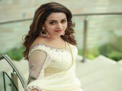 Actress Bhavana Menon pics | நான் வரைந்து வைத்த சூரியன் ஒளிருகின்றதே - பாவனா மேனன் ஓணம் போட்டோ ஆல்பம்