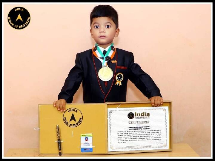 A 3-year-old boy who won 13 awards in the Salem district 3 வயதில் இந்தியா புக்ஸ் ஆப் ரெக்கார்ஸ் புத்தகத்தில் இடம்பெற்ற 3 வயது சேலம் சிறுவன்..!