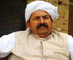 Muzaffarnagar: BKU की मासिक पंचायत में बरसे Naresh Tikait, 'किसी कार्यकर्ता की गिरफ्तारी नहीं होगी'