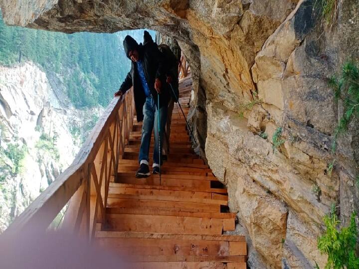 gartang gali open for Tourists after stairs reconstruction work completed in Uttarakhand ann  उत्तराखंड: दुनिया के सबसे खतरनाक रास्तों में शुमार गड़तांग गली पर्यटकों के लिए खुली, जानें- खास बात
