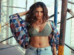 Actress Malavika mohan  Pics | மஞ்சள் மஞ்சள் பெண்ணே எங்கே செல்கிறாய் - மாளவிகா மோகன்