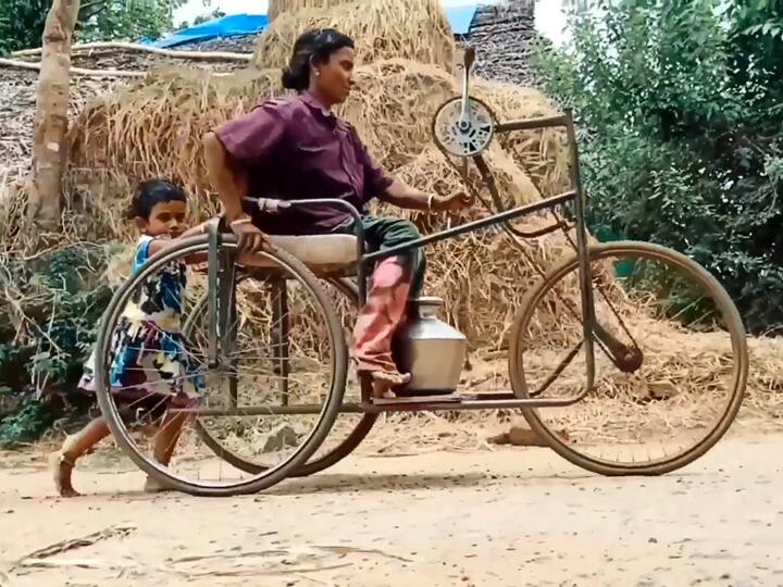 Coconut tree strip in Thanjavur Binny is a disabled couple living in poverty அரசு உதவியை எதிர்பார்த்து தென்னங்கீற்றுகளில் நம்பிக்கையை முனையும் மாற்றுத்திறனாளி தம்பதிகள்...!