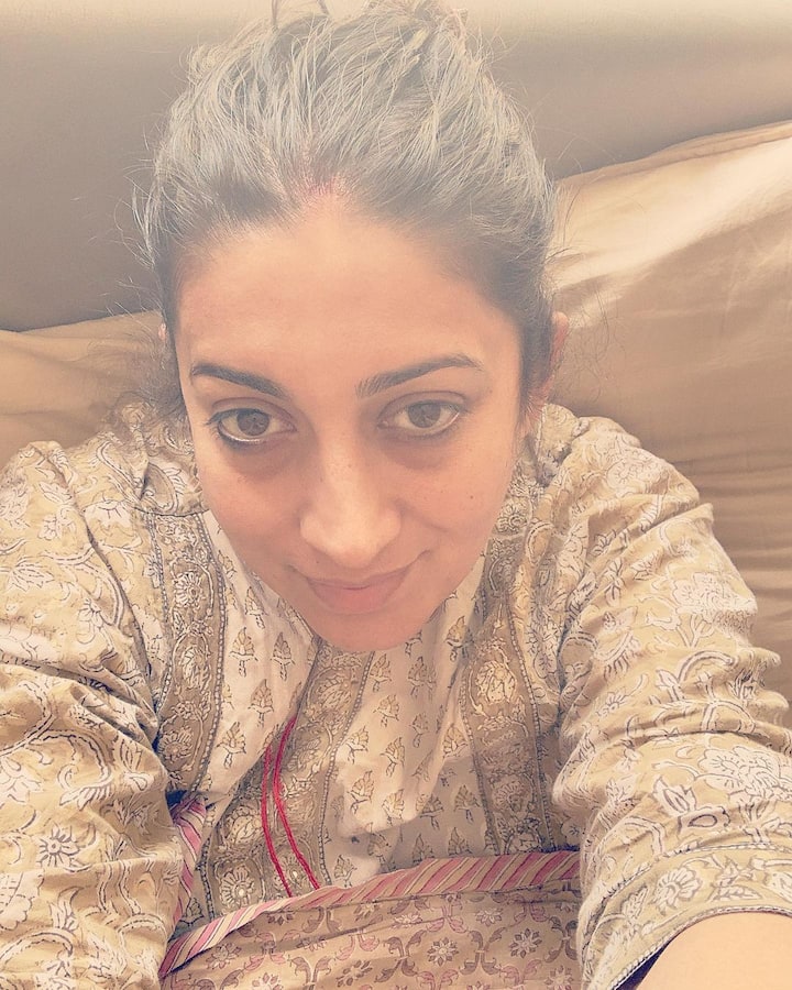 (photo courtesy : @smritiiraniofficial instagram)