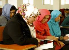 ਭਾਰਤ ’ਚ ਪੜ੍ਹ ਰਹੀਆਂ ਹਜ਼ਾਰਾਂ ਅਫ਼ਗ਼ਾਨ ਕੁੜੀਆਂ ਫਿਕਰਮੰਦ, ਦੇਸ਼ ਜਾਣ 'ਤੇ ਉਨ੍ਹਾਂ ਨਾਲ ਕੀ ਹੋਏਗਾ?