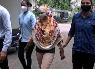 Rajkot: ગર્ભ પરીક્ષણ કરતી યુવતીએ કહ્યું, 'ફિમેલ ચાઈલ્ડ હોય અને ગર્ભપાત કરવાનું હોય તો વિસ હજાર અલગથી આપવાના'