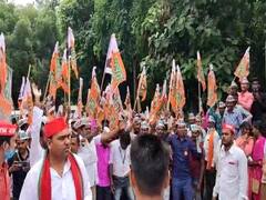Pilibhit News: 'जनाक्रोश यात्रा' को लेकर सपा व महान दल के कार्यकर्ताओं पर केस, पूर्व मंत्री ने दी धमकी