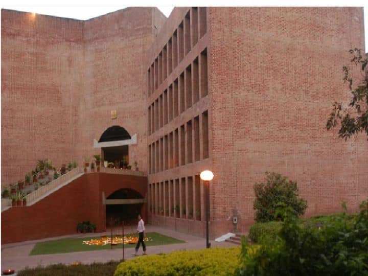 IIM Ahmedabad becomes the top management college in the country, check here the list of top 10 MBA institutes NIRF Ranking 2021: IIM अहमदाबाद बना देश का टॉप मैनेजमेंट कॉलेज, यहां चेक करें टॉप 10 MBA इंस्टीट्यूट्स की लिस्ट