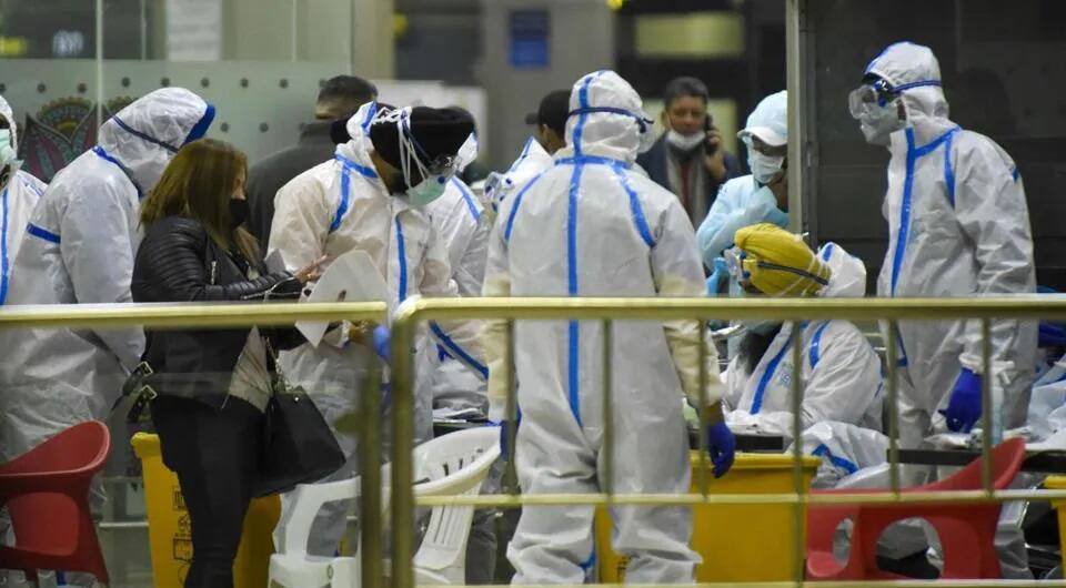 Punjab Covid-19: अमृतसर से फरार कोविड पॉजिटिव 13 मरीजों की हुई पहचान, सभी को किया जाएगा क्वारंटाइन COVID-19 125 Passengers Of Chartered flight from Italy Test Positive in Amritsar 13 absconding patients have been identified all will be quarantined ANN Punjab Covid-19: अमृतसर से फरार कोविड पॉजिटिव 13 मरीजों की हुई पहचान, सभी को किया जाएगा क्वारंटाइन