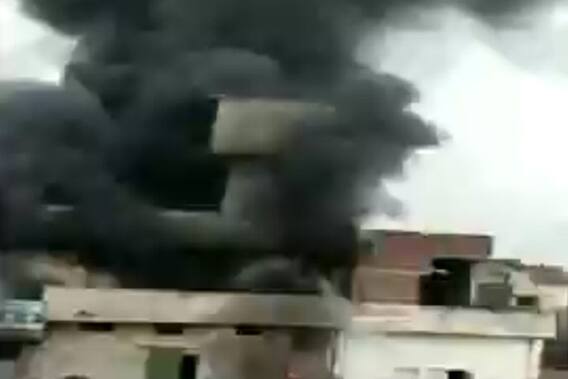 Fire in Ludhiana: ਲੁਧਿਆਣਾ 'ਚ ਵੱਡਾ ਹਾਦਸਾ, ਪਲਾਸਟਿਕ ਦੇ ਗੋਦਾਮ 'ਚ ਲੱਗੀ ਭਿਆਨਕ ਅੱਗ Fire in Ludhiana: ਲੁਧਿਆਣਾ 'ਚ ਵੱਡਾ ਹਾਦਸਾ, ਪਲਾਸਟਿਕ ਦੇ ਗੋਦਾਮ 'ਚ ਲੱਗੀ ਭਿਆਨਕ ਅੱਗ
