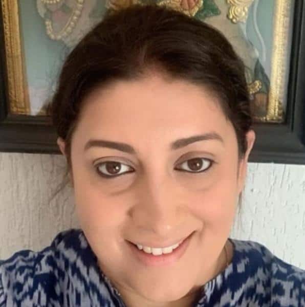स्मृति ने जब क्योंकि सास भी कभी बहू थी से टीवी की दुनिया में पहचान बनाई थी तो वह काफी स्लिम ट्रिम थीं लेकिन इसके बाद उनका उनका वजन बढ़ गया लेकिन लॉकडाउन के दौरान स्मृति ने अपने वजन पर काफी काबू पा लिया है और वह काफी फिट हो गई हैं. हालांकि अब टीवी पर सक्रिय नहीं हैं. वह राजनीति की ओर मुड़ चुकी हैं.