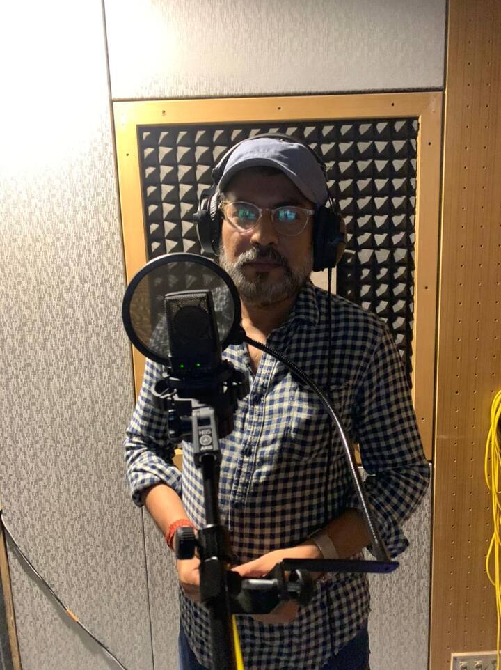 ইতিমধ্য়েই শেষ হয়েছে পরিচালক শ্রীমন্ত সেনগুপ্তর ছবি 'আবার বছর কুড়ি পরে'-এর শুটিং। শুরু হয়েছে ডাবিং-এর কাজ।