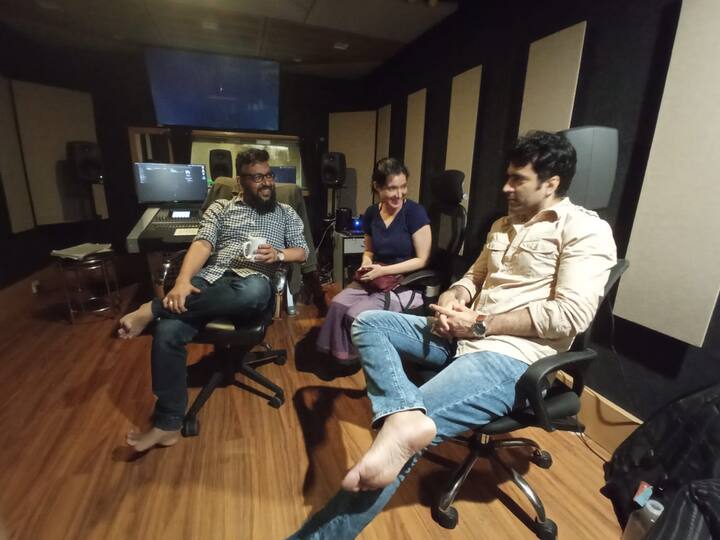 ছবির ইউএসপি হচ্ছে অভিনেতাদের লুক। এই ছবিতে প্রত্য়েকেই বেশ অন্য়রকম লেগেছে।