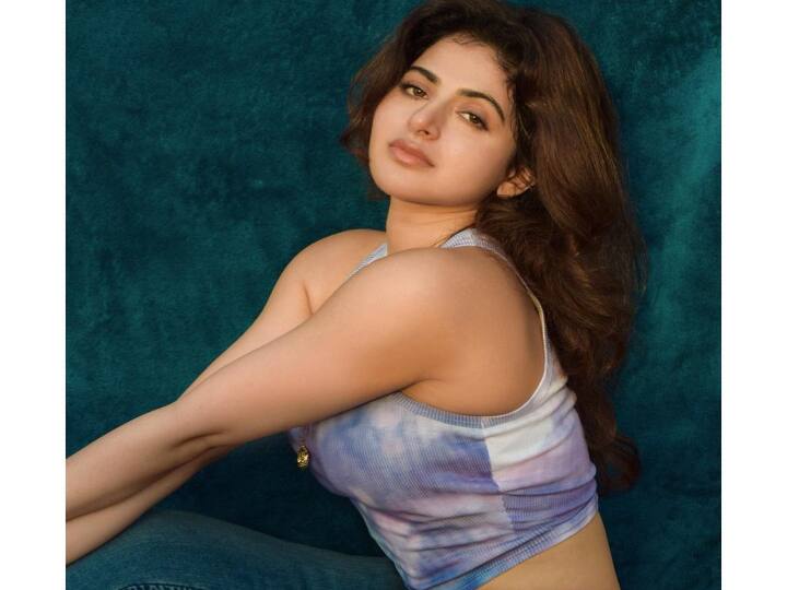 கனியே உன்ன காணக் காத்திருக்கேன்.. அடியே வழி நானும் பாத்திருக்கேன்