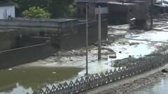 UP Flood: आपदा से मची बदहाली के बाद लोगोंं का सरकार से सवाल| ABP Ganga Hindi