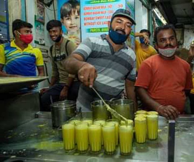 திருச்சியில் பாம்பே பாதம் பால்... விடிய விடிய... சுடச்சுட... மடக் மடக்!