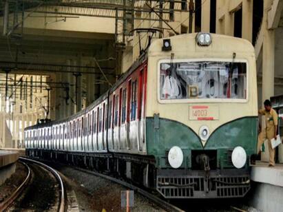 Chennai suburban electric train service has been changed சென்னை புறநகா் ரயில் சேவையில் இன்று மாற்றம்... இந்த வழித்தடத்தில் போறீங்களா... அப்போ படிங்க!