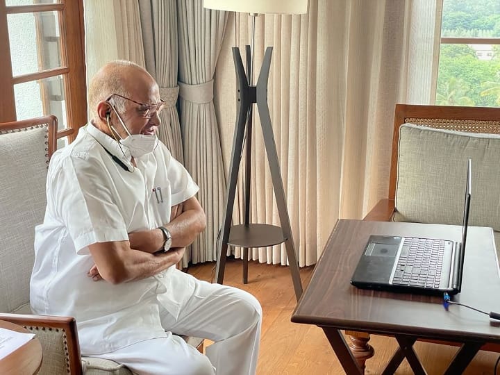 एनसीपी प्रमुख शरद पवार ने कहा कि जो लोग देश के लोकतांत्रिक सिद्धांतों को बचाने के लिए मिलकर काम करना चाहते हैं, उन्हें एक साथ आना चाहिए. एक समयबद्ध कार्यक्रम को सामूहिक रूप से शुरू करने की आवश्यकता है.